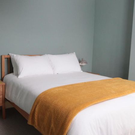 Bed and Breakfast Number 6 Уитби Экстерьер фото